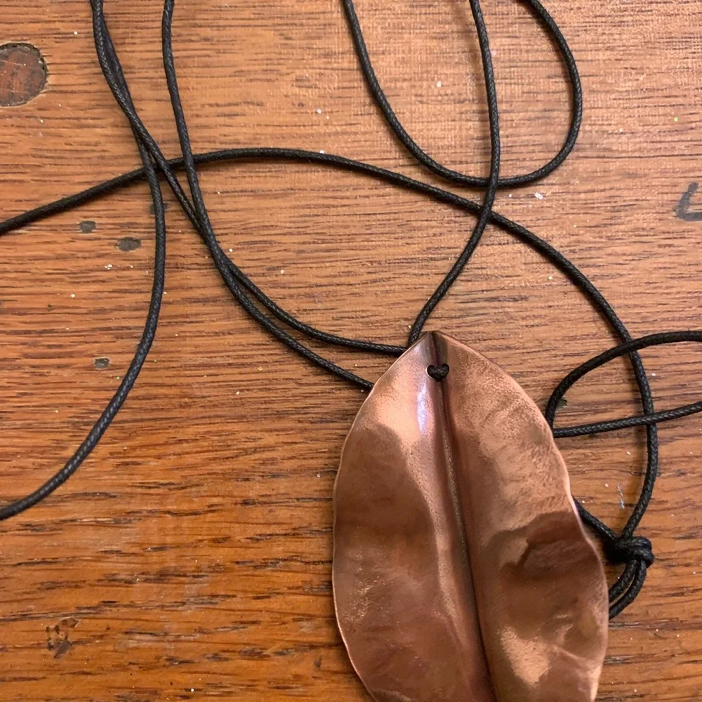 Georgia O’Keefe inspired Copper Leaf Pendant Necklace - Picture 9 of 9